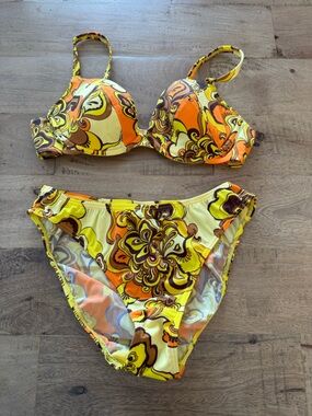 Change Retro Floral Two-Piece Bikini abstract psychedelic summer beach pool